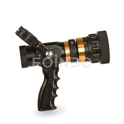 Млазница за ватрогасну цреву са дршком